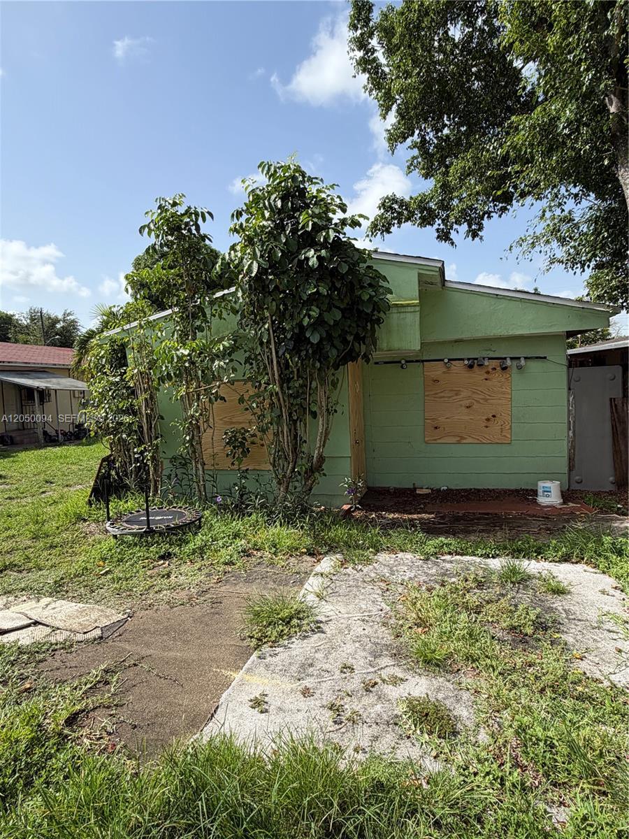 2954 NW 91st St, Miami FL 33147 photo 2