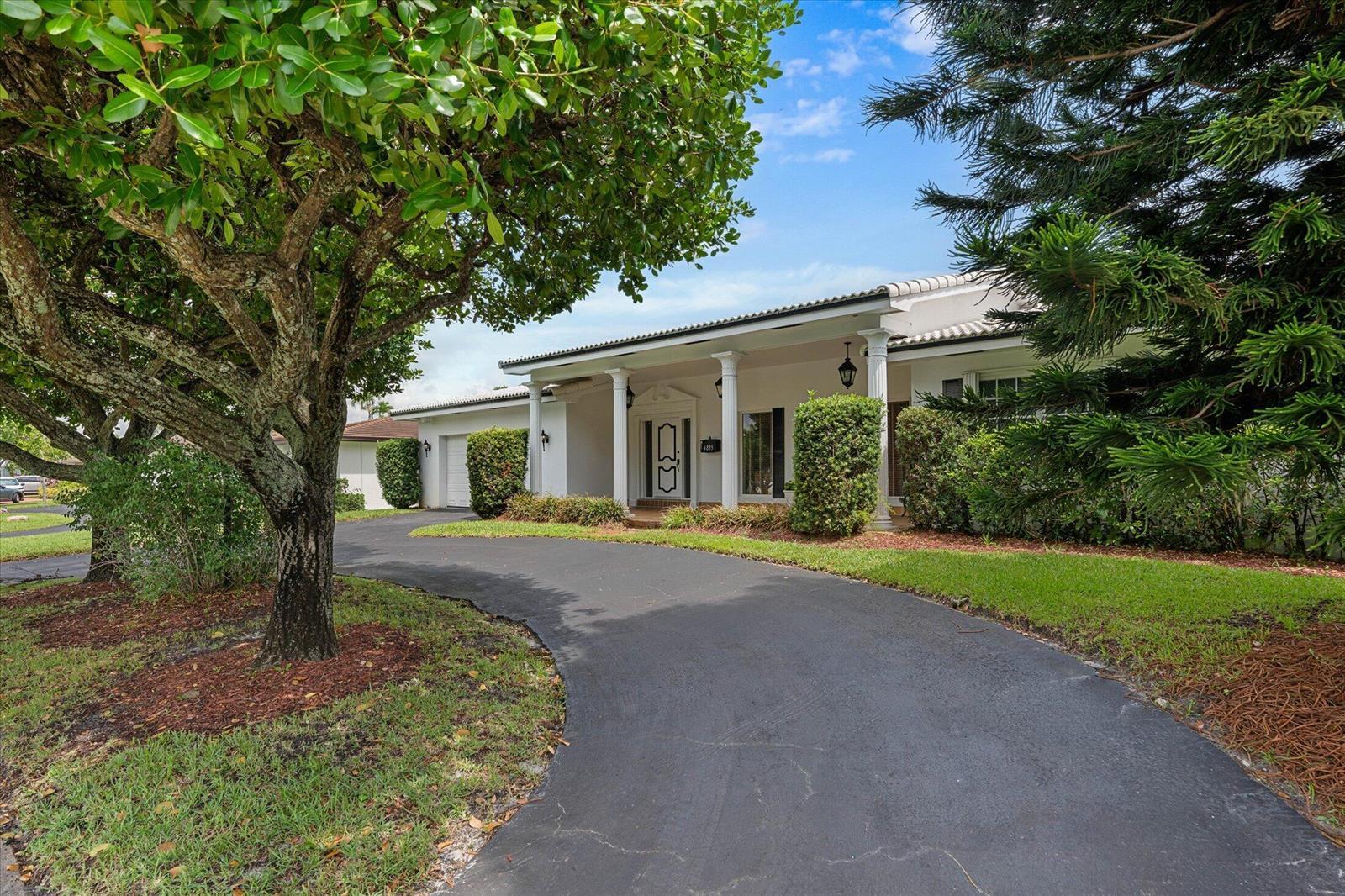 4835 Pierce Street, Hollywood FL 33021 photo 2