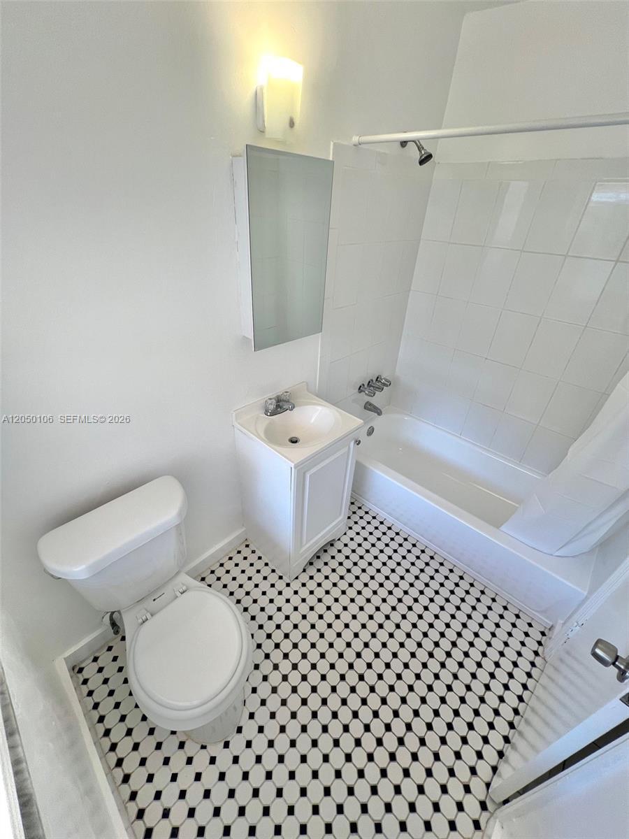 710 NE 85th St # 14, Miami FL 33138 photo 4