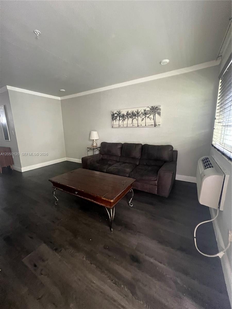 1524 Lenox Ave # 11, Miami Beach FL 33139 photo 2