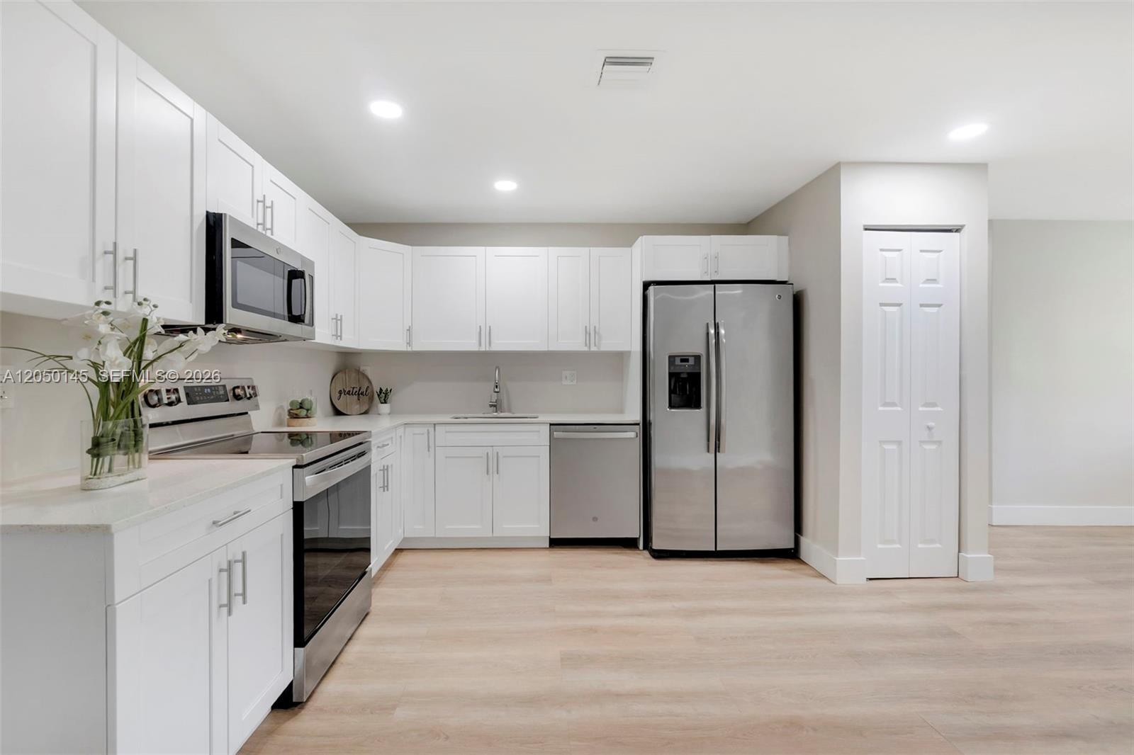 702 NW 18th St # 2, Fort Lauderdale FL 33311 photo 2