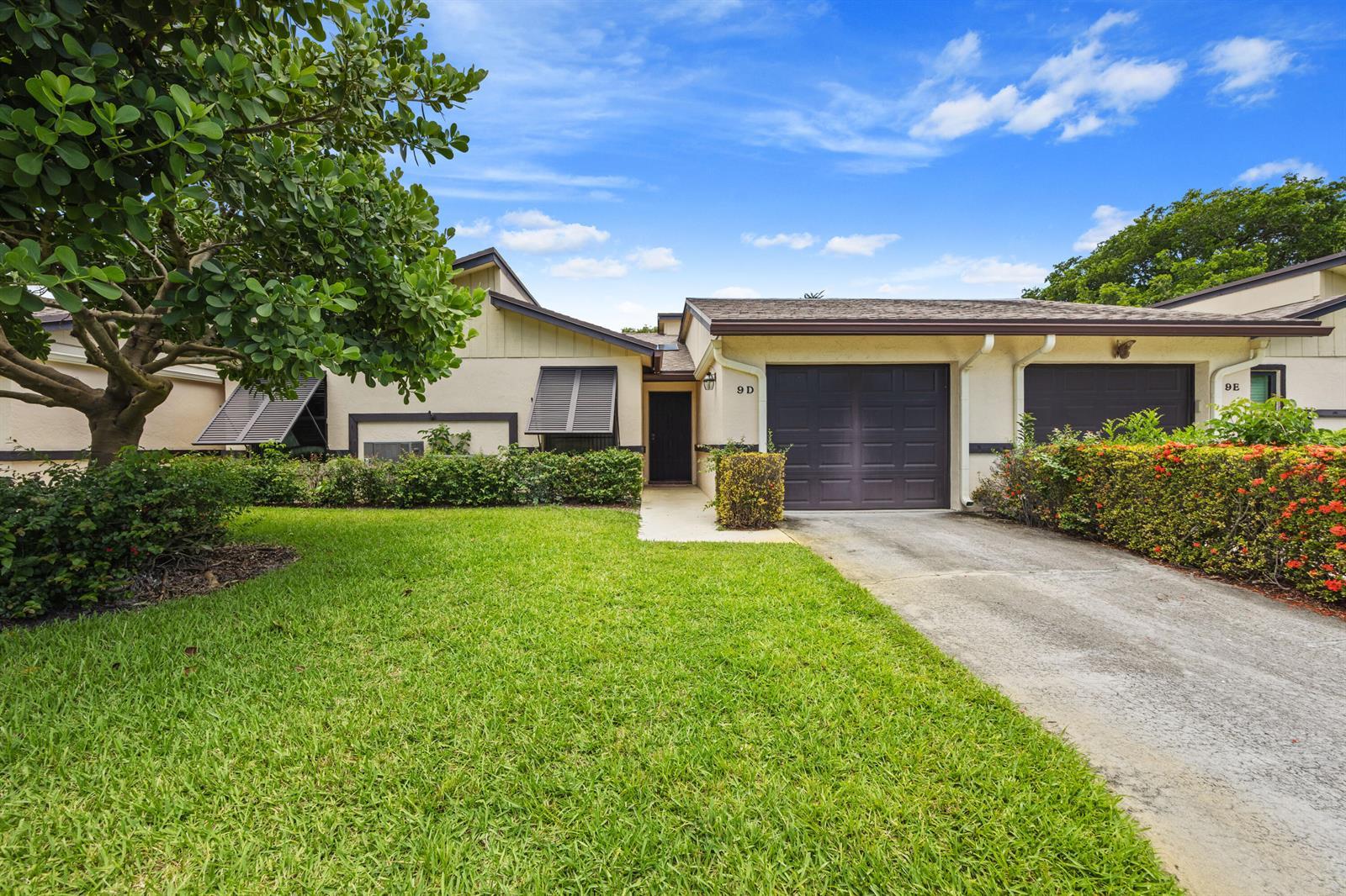 9 Ridge Pointe Drive # D, Boynton Beach FL 33435