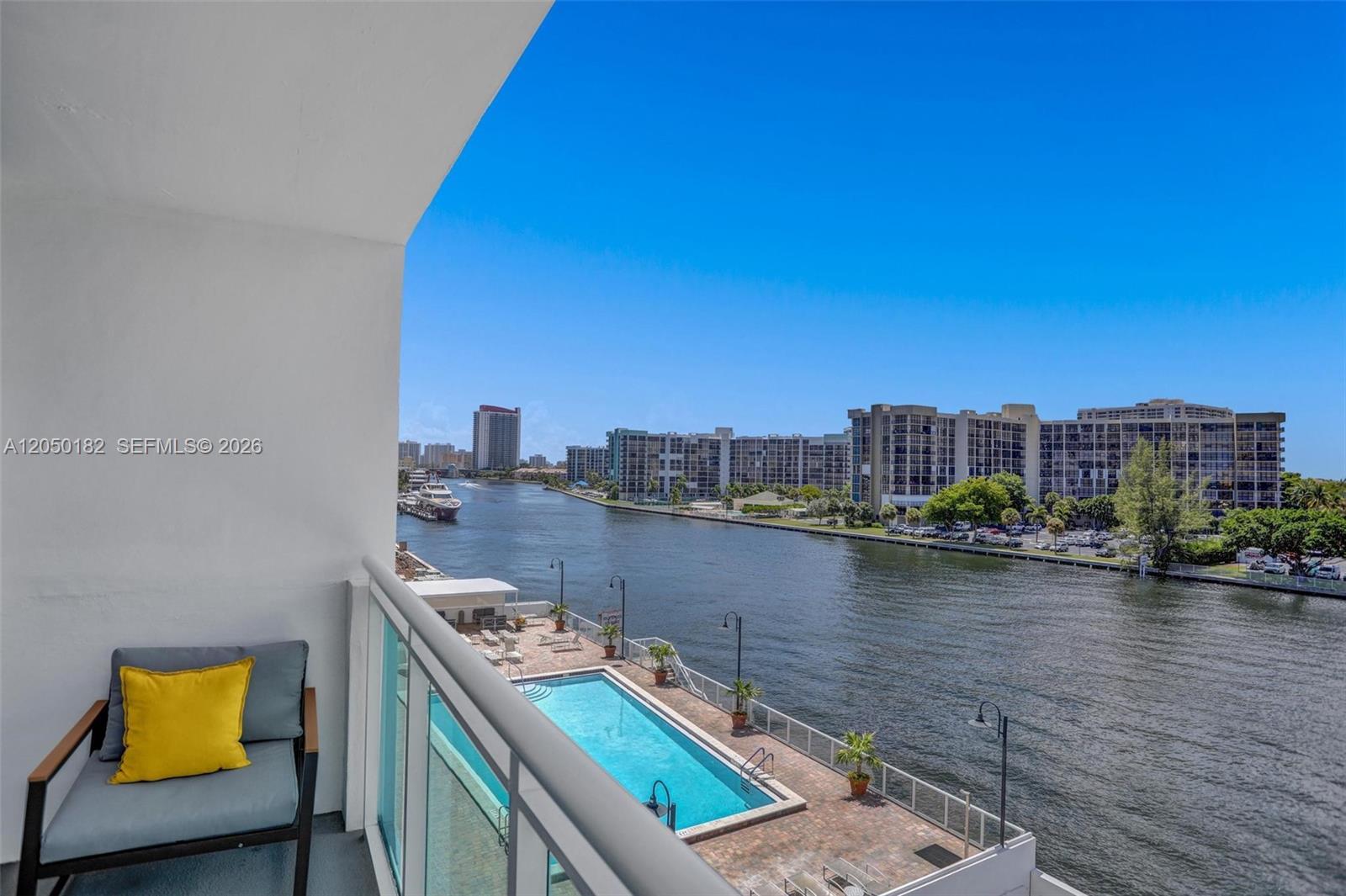 3000 S Ocean Dr, Hollywood FL 33019 photo 2