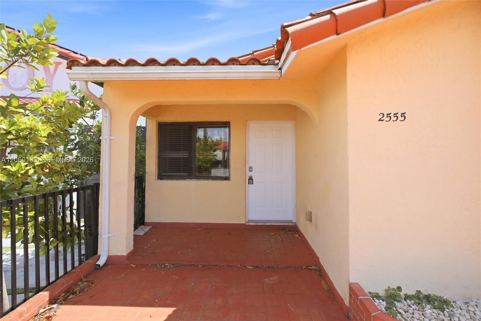 2555 W 65th St, Hialeah FL 33016 photo 3