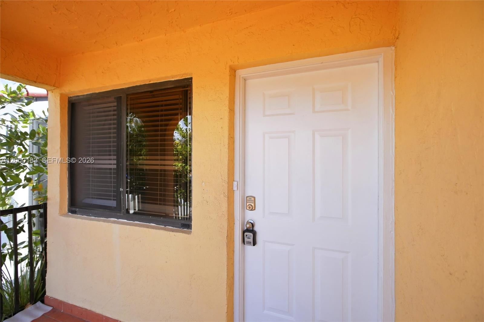 2555 W 65th St, Hialeah FL 33016 photo 4