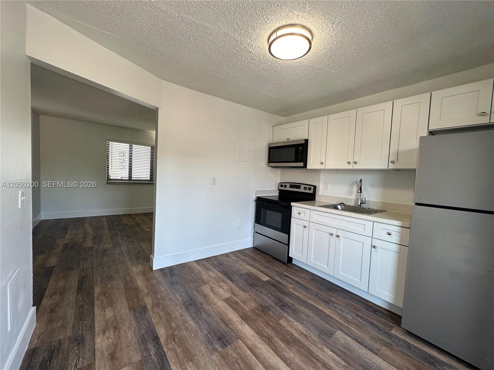 529 SW 4th St # 301, Miami FL 33130