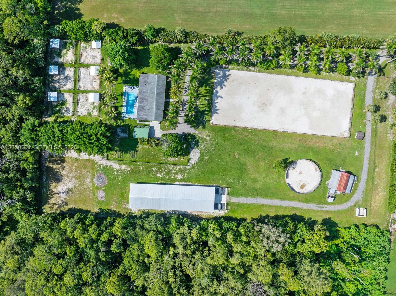 1068 D Rd, Loxahatchee FL 33470 photo 2