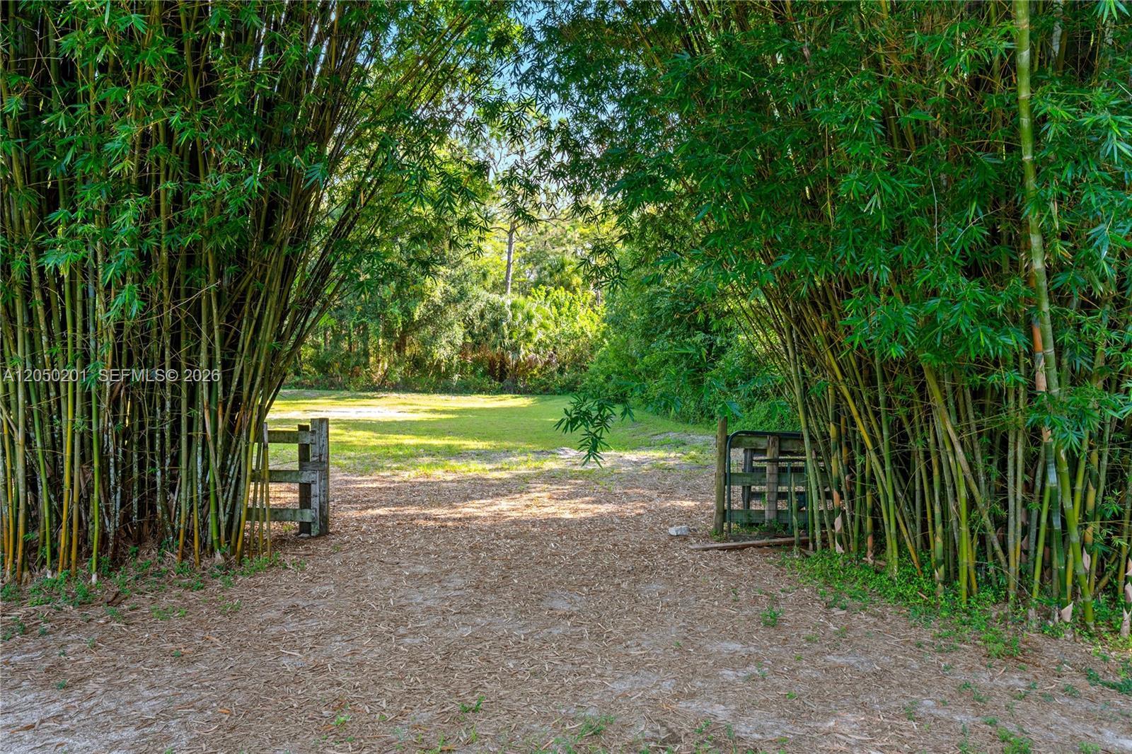 1068 D Rd, Loxahatchee FL 33470 photo 4