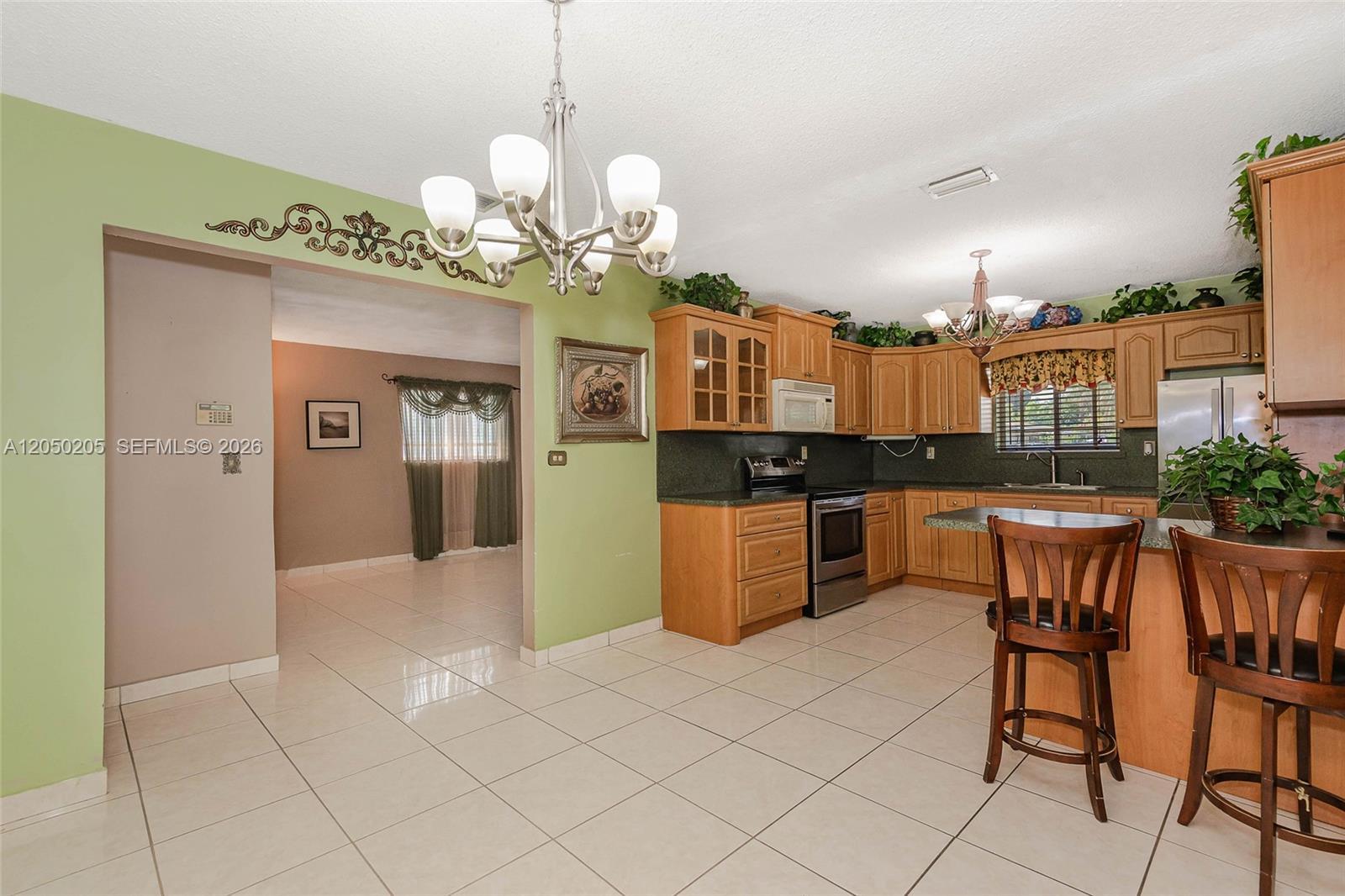 271 E 17th St, Hialeah FL 33010 photo 4