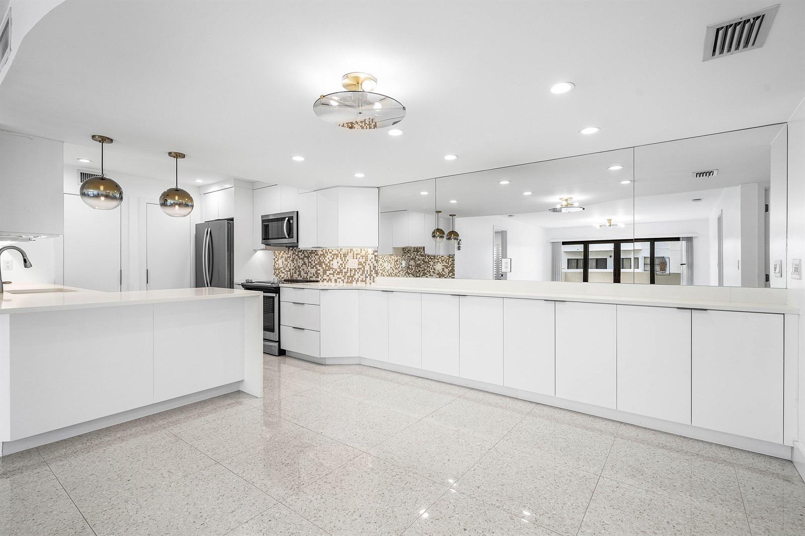 330 SE 20th Avenue # 408, Deerfield Beach FL 33441
