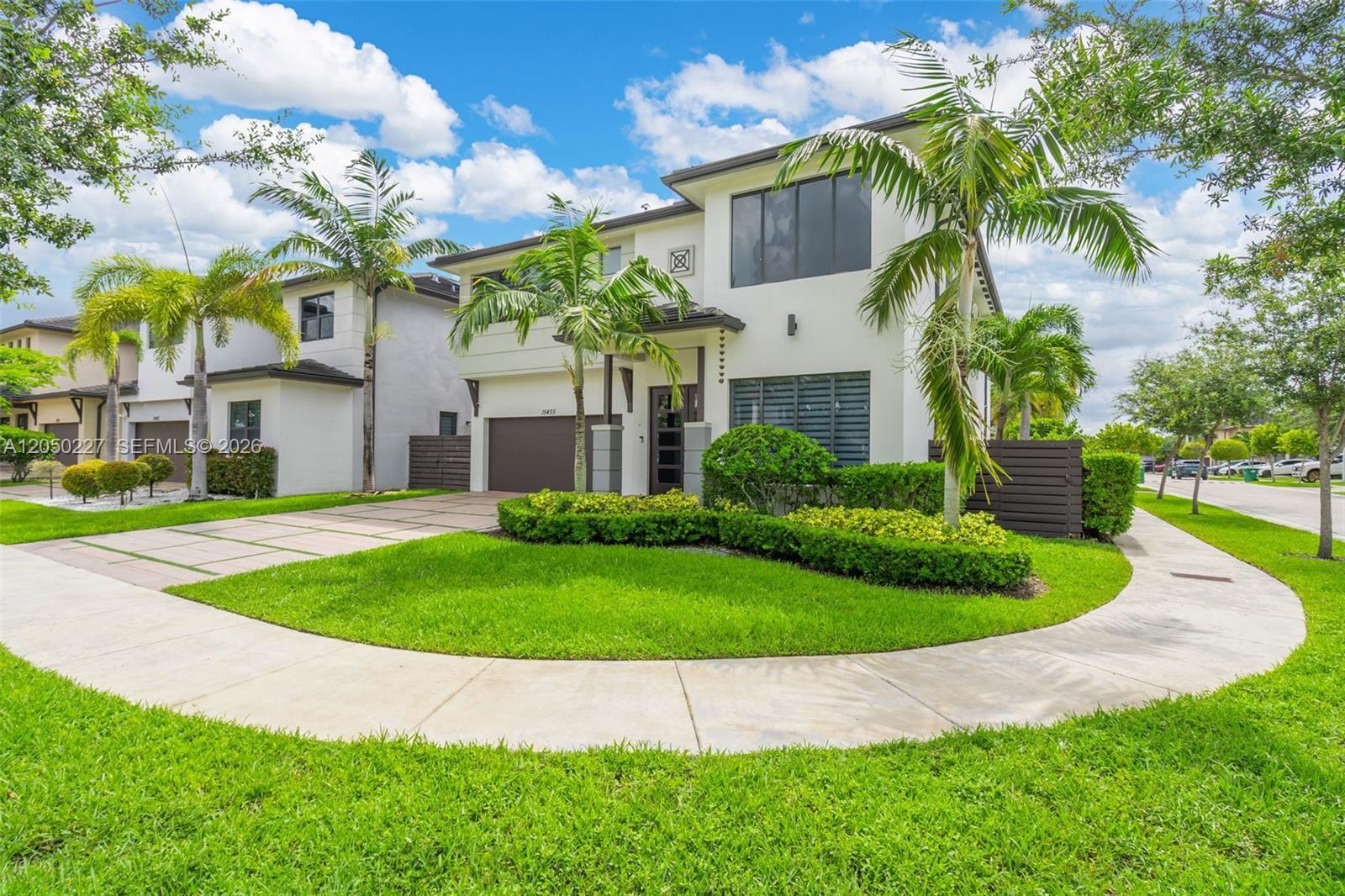 15455 NW 88th Ct, Miami Lakes FL 33018 photo 2