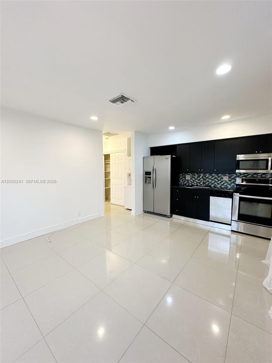 317 Hendricks Isle # 1, Fort Lauderdale FL 33301 photo 2