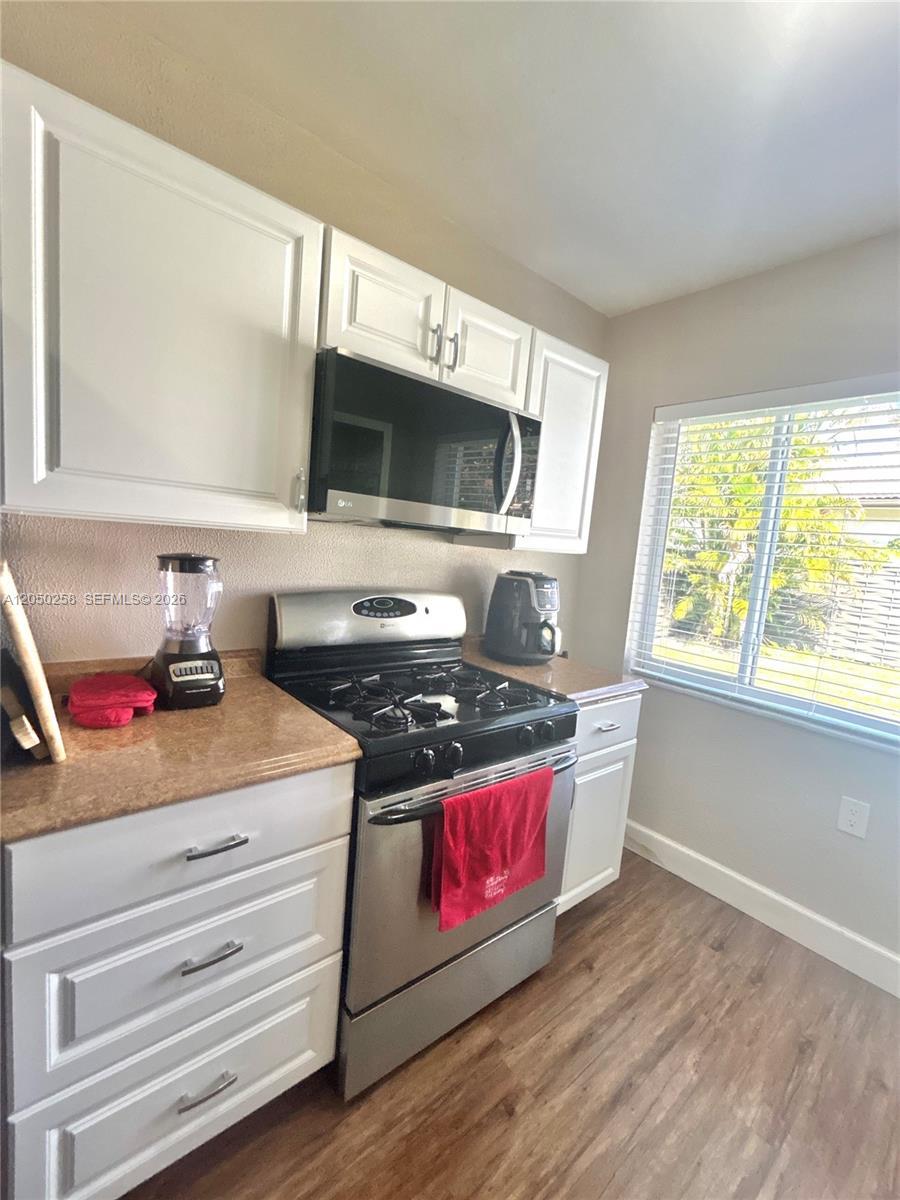 416 Bayberry Dr, Plantation FL 33317 photo 4