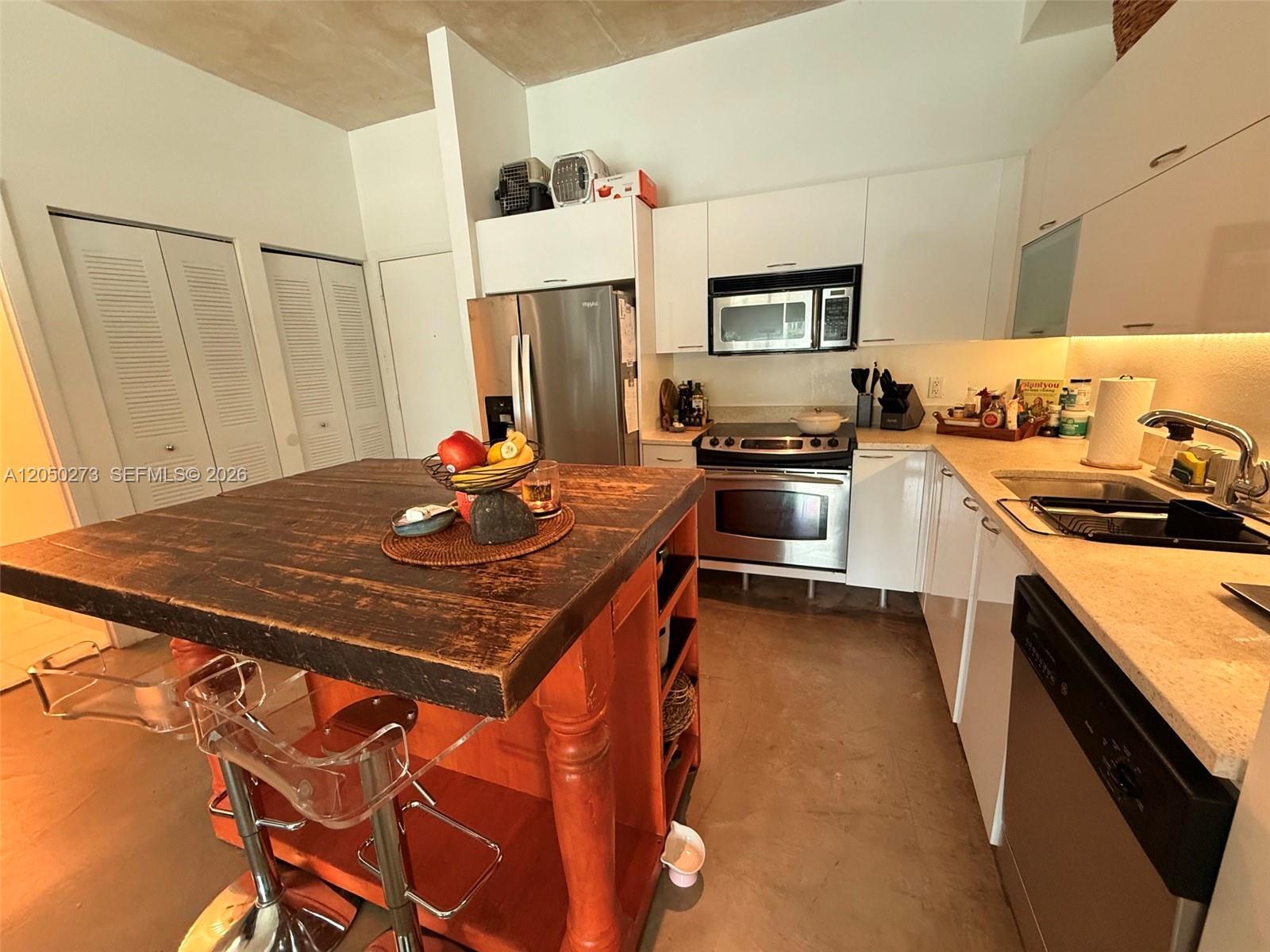 234 NE 3rd St # 305, Miami FL 33132 photo 2