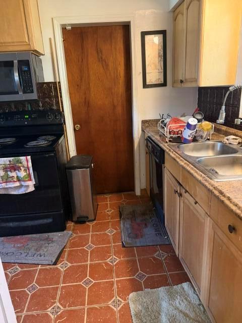 1054 Trinidad Avenue, Fort Pierce FL 34982 photo 4