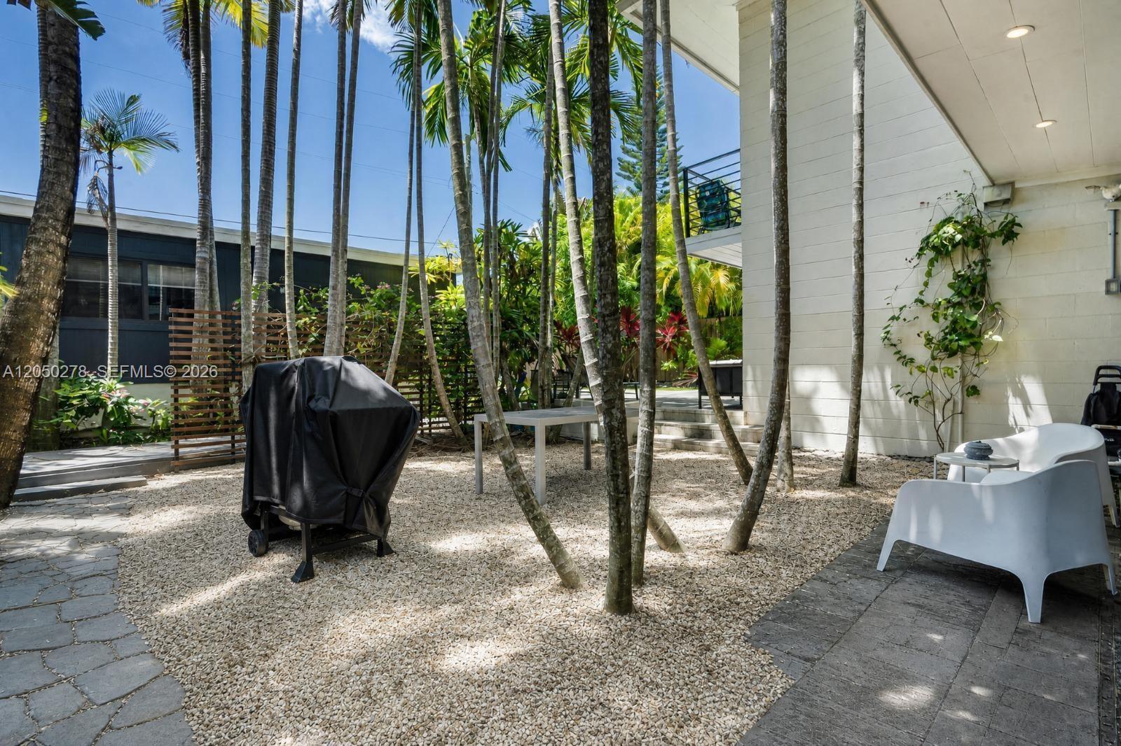 1548 Biarritz Dr, Miami Beach FL 33141 photo 2