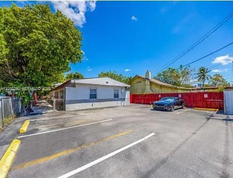 669 NW 28th St # 4, Miami FL 33127