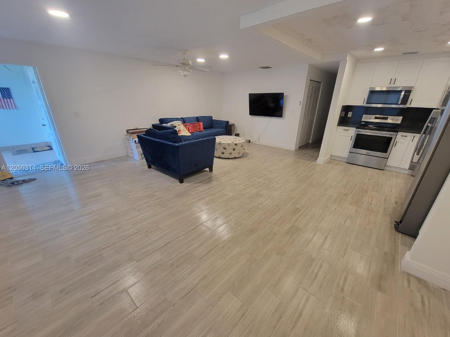 1009 NW 88th Ave # B87, Plantation FL 33322 photo 2