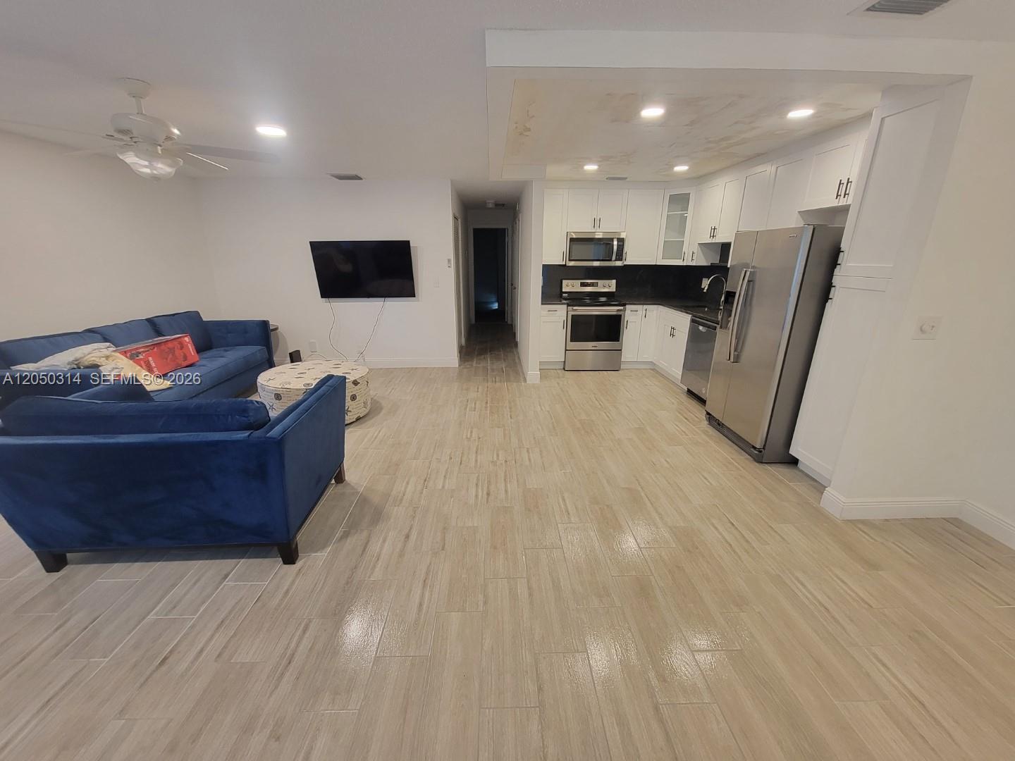 1009 NW 88th Ave # B87, Plantation FL 33322 photo 3