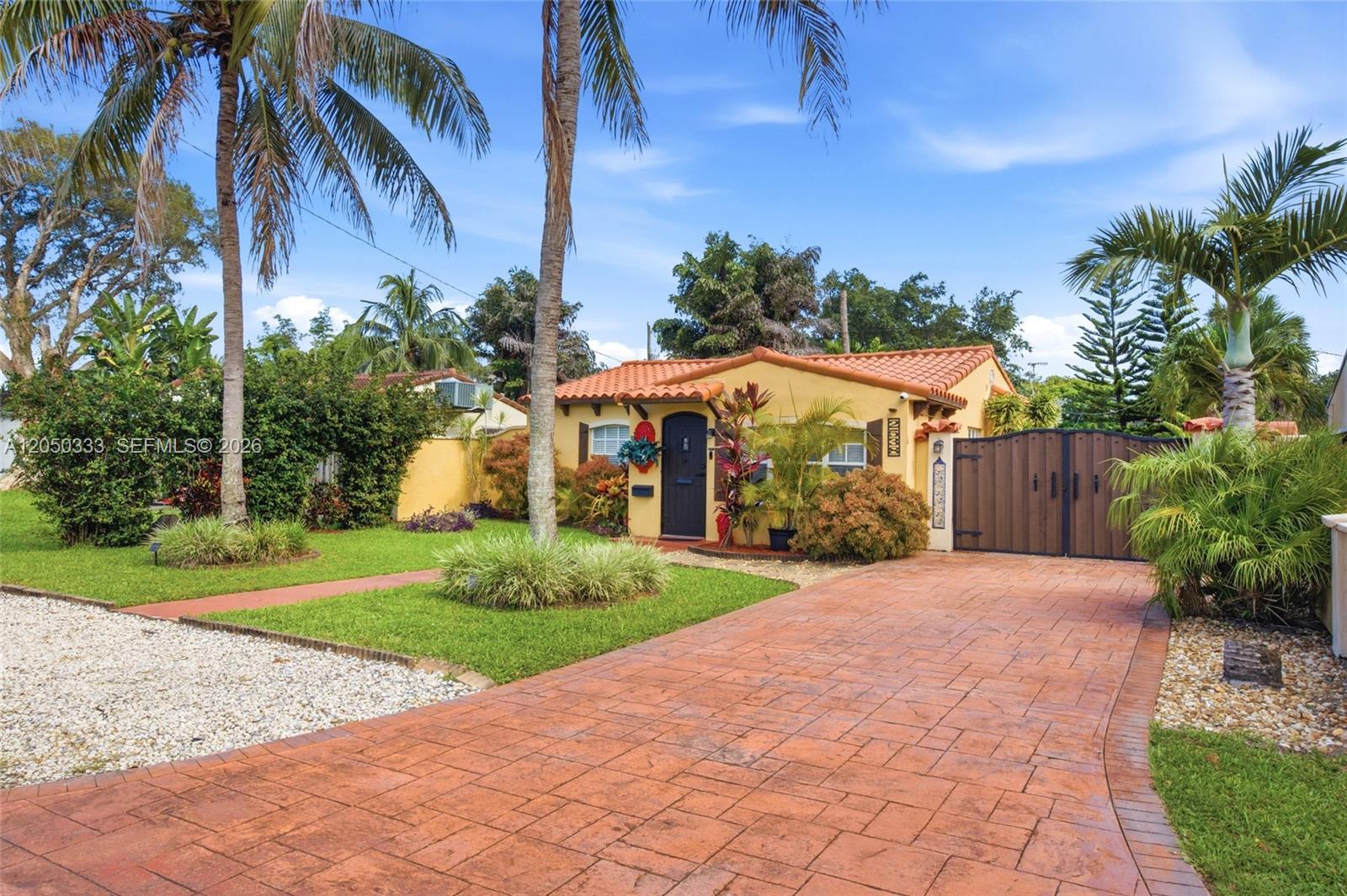 2538 Liberty St, Hollywood FL 33020 photo 4