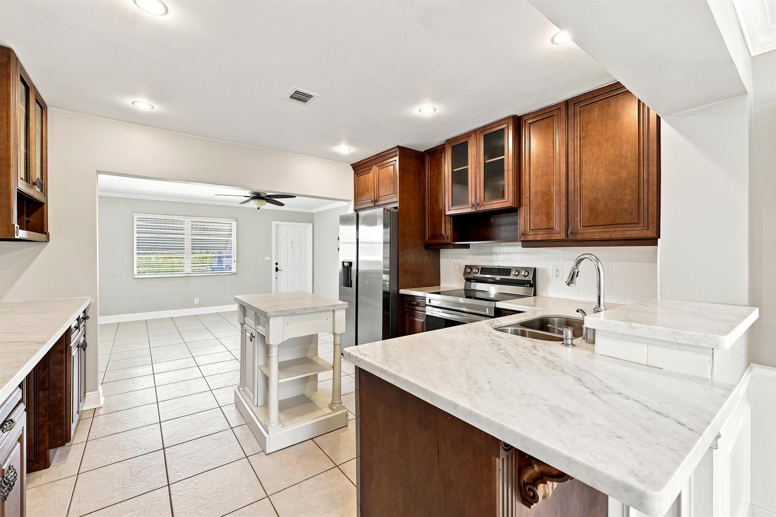 4569 NW 16th Avenue, Tamarac FL 33309