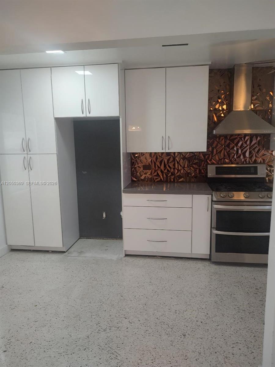 641 SW 6th St, Hallandale Beach FL 33009 photo 5