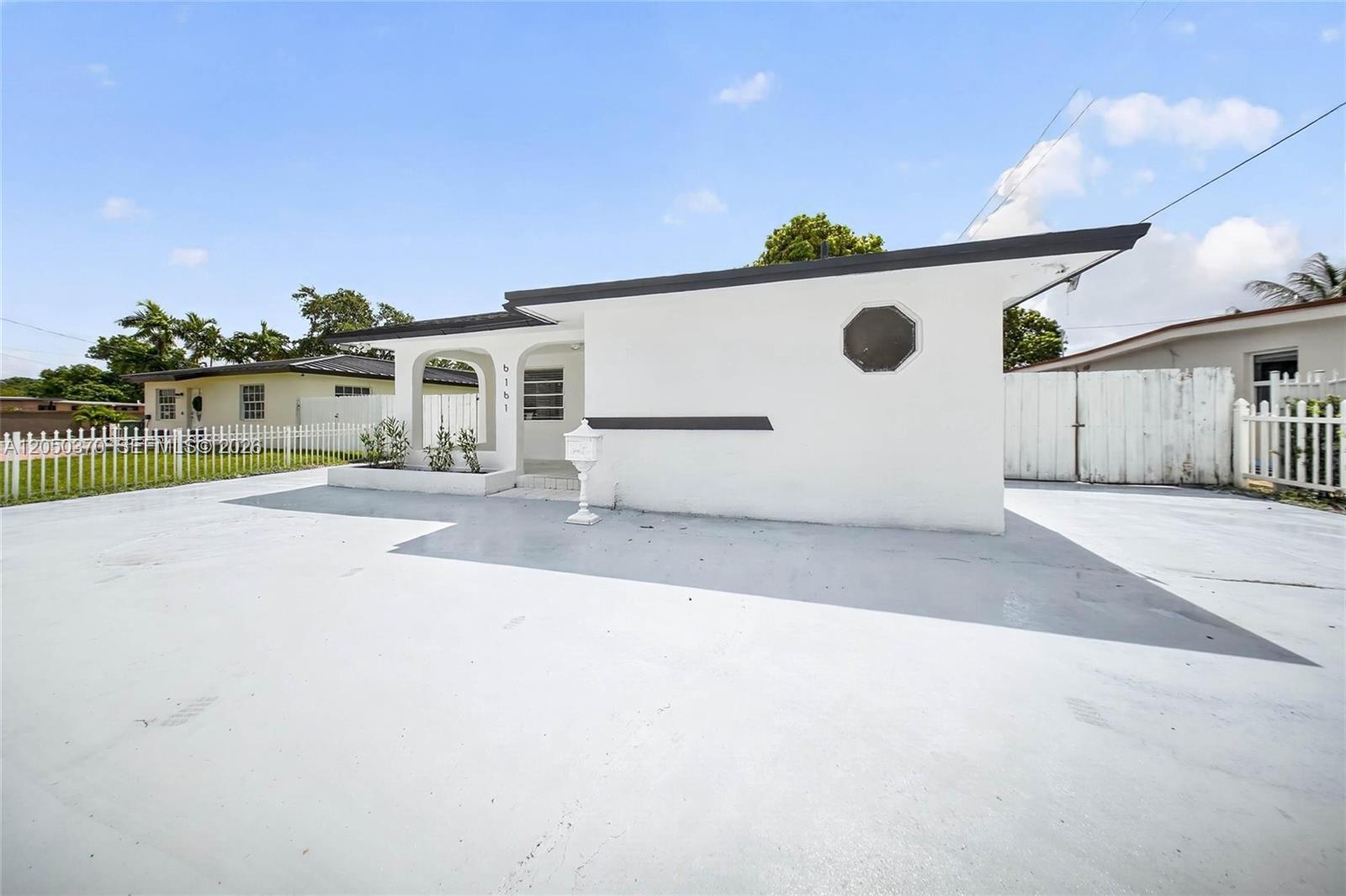 6161 E 4th Ave, Hialeah FL 33013 photo 4