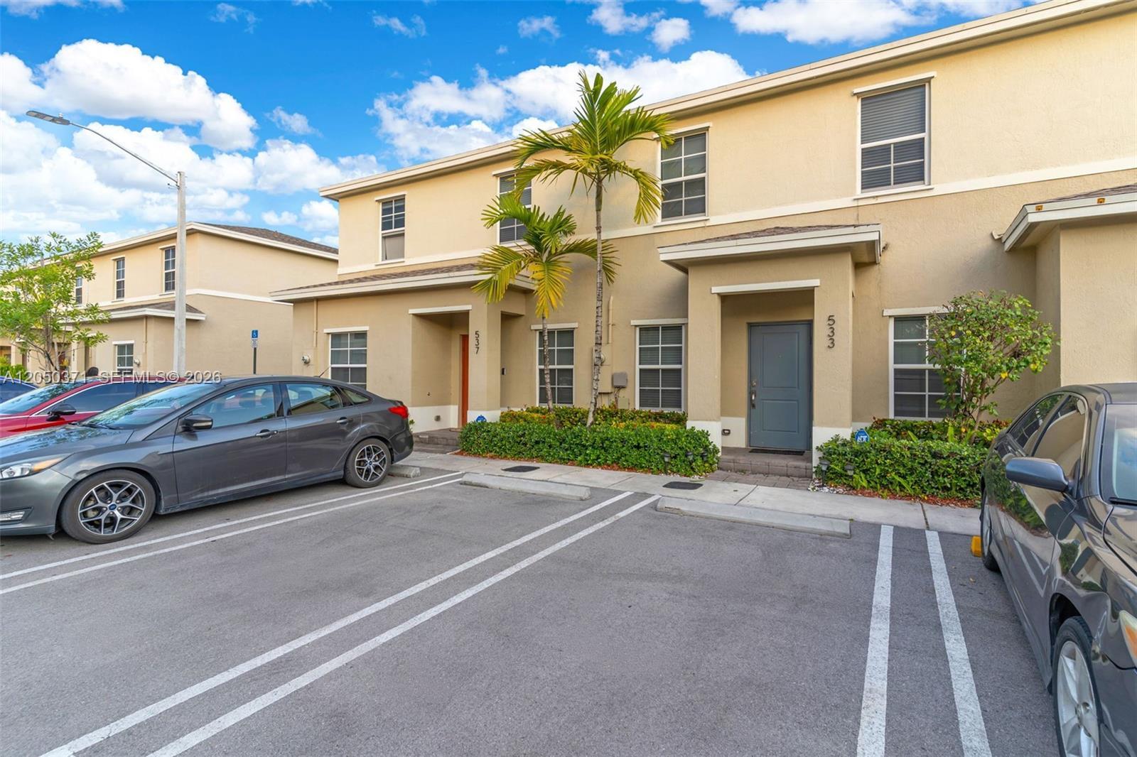 533 NE 5th Pl, Florida City FL 33034 photo 2