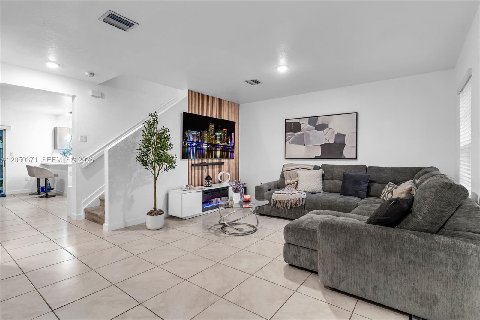 533 NE 5th Pl, Florida City FL 33034 photo 3