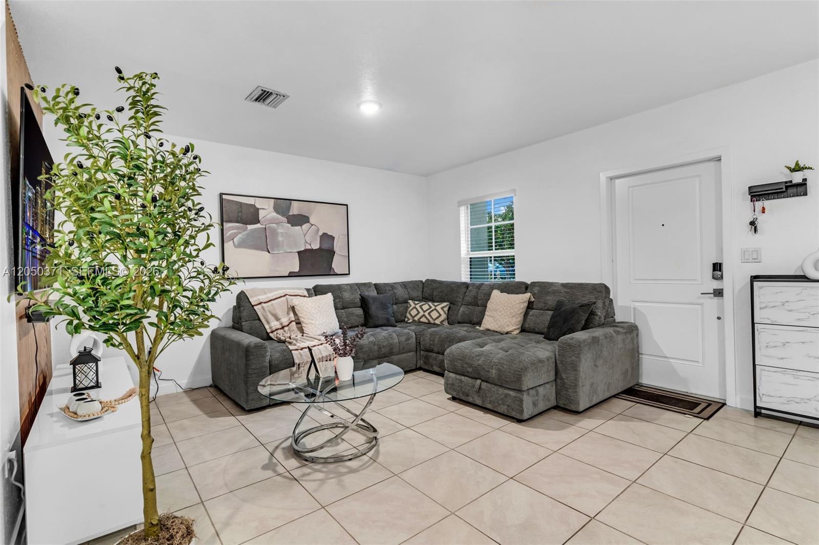 533 NE 5th Pl, Florida City FL 33034 photo 4