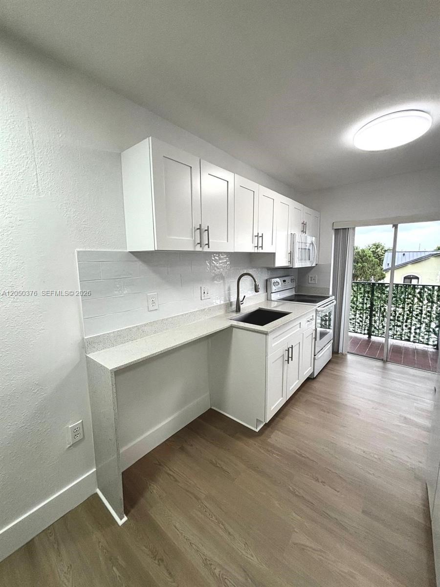 3514 W 76th St # 203, Hialeah FL 33018