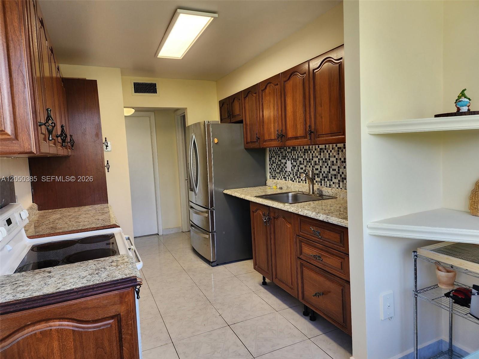250 180th Dr # 301, Sunny Isles Beach FL 33160 photo 4
