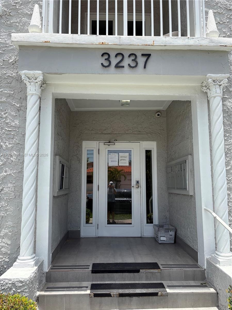 3237 SW 4th St # 5, Miami FL 33135 photo 2