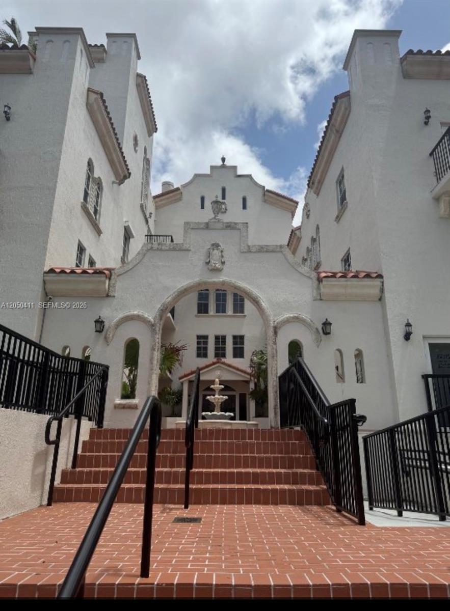 323 Navarre Ave # 203, Coral Gables FL 33134