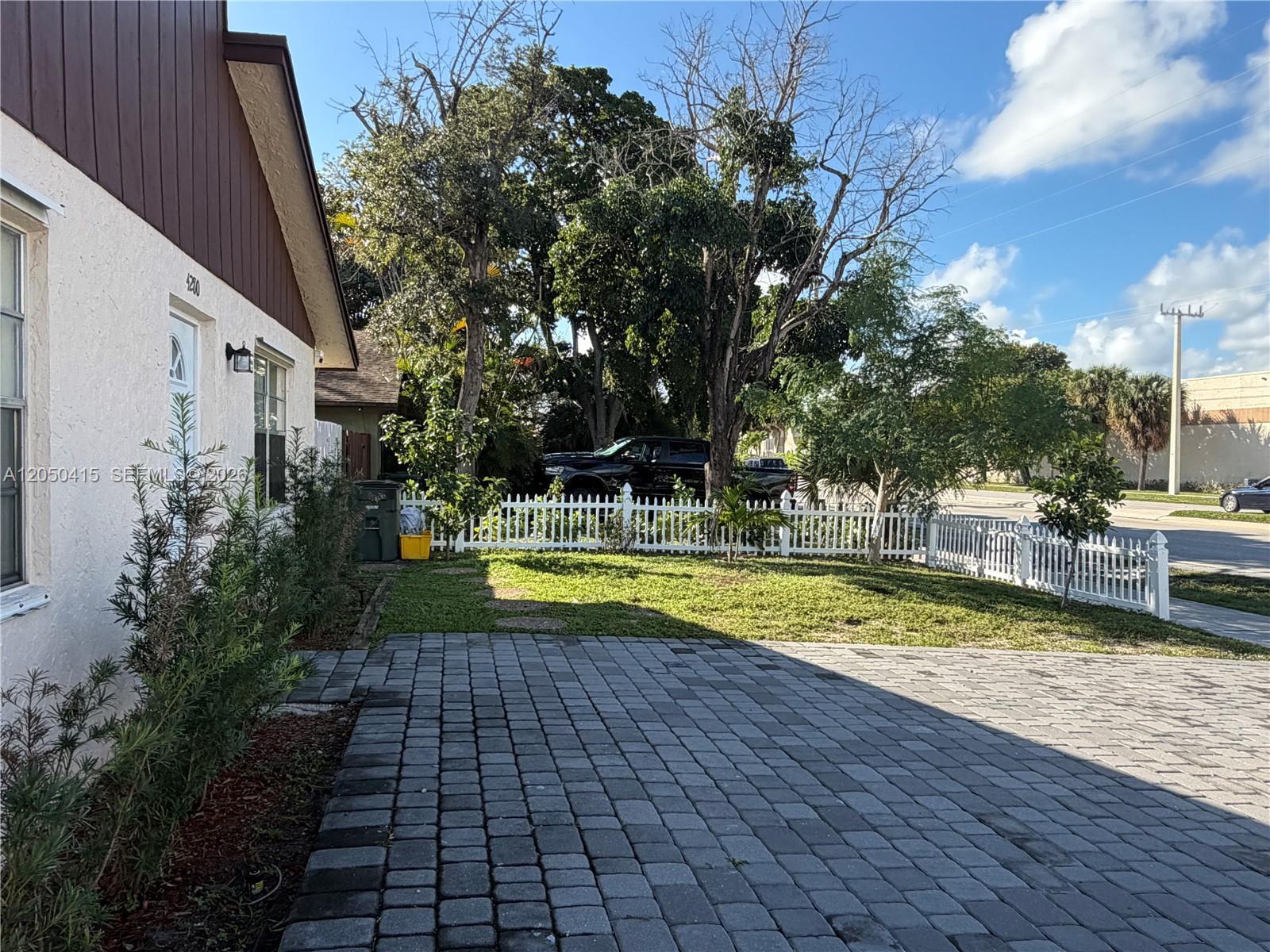 4280 N Dixie Hwy, Boca Raton FL 33431 photo 2