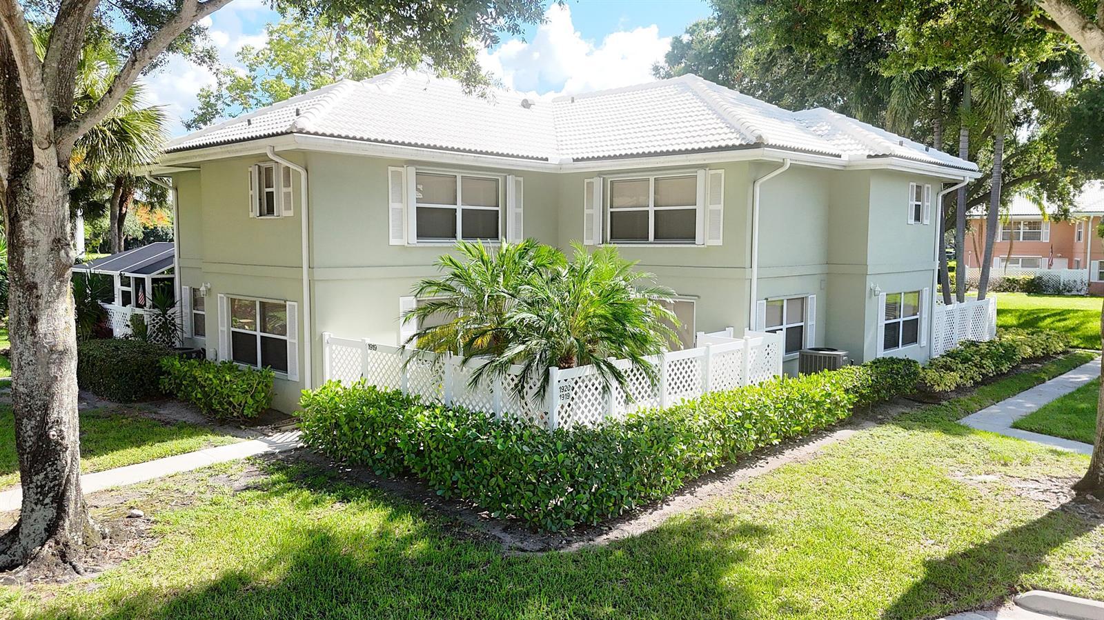 1919 Hartford Court, West Palm Beach FL 33409