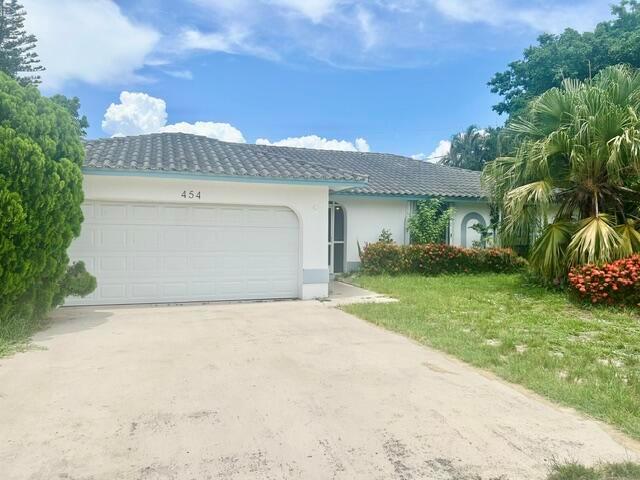454 Cactus Circle, Boca Raton FL 33487 photo 2