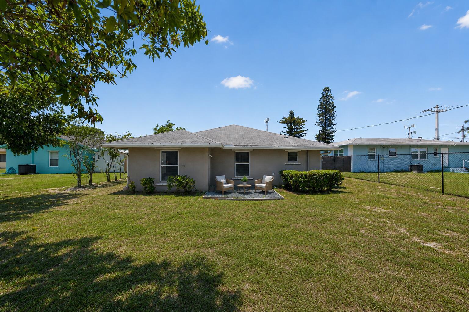 351 NW 8th Avenue, Delray Beach FL 33444 photo 2