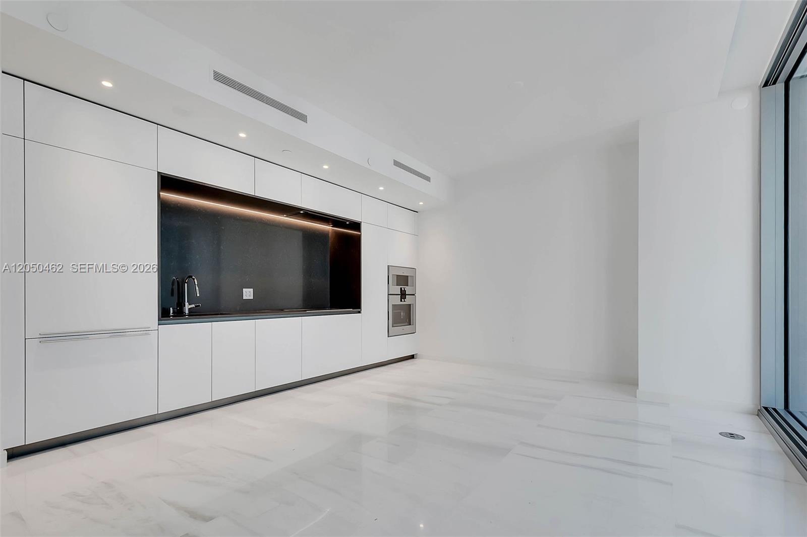 300 Biscayne Boulevard Way # 3008W, Miami FL 33131 photo 5