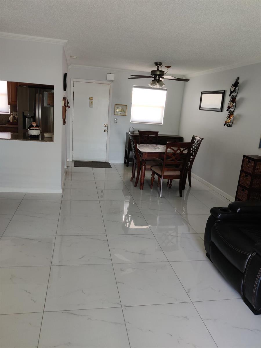 225 Bonnie Boulevard # 405, Palm Springs FL 33461 photo 3