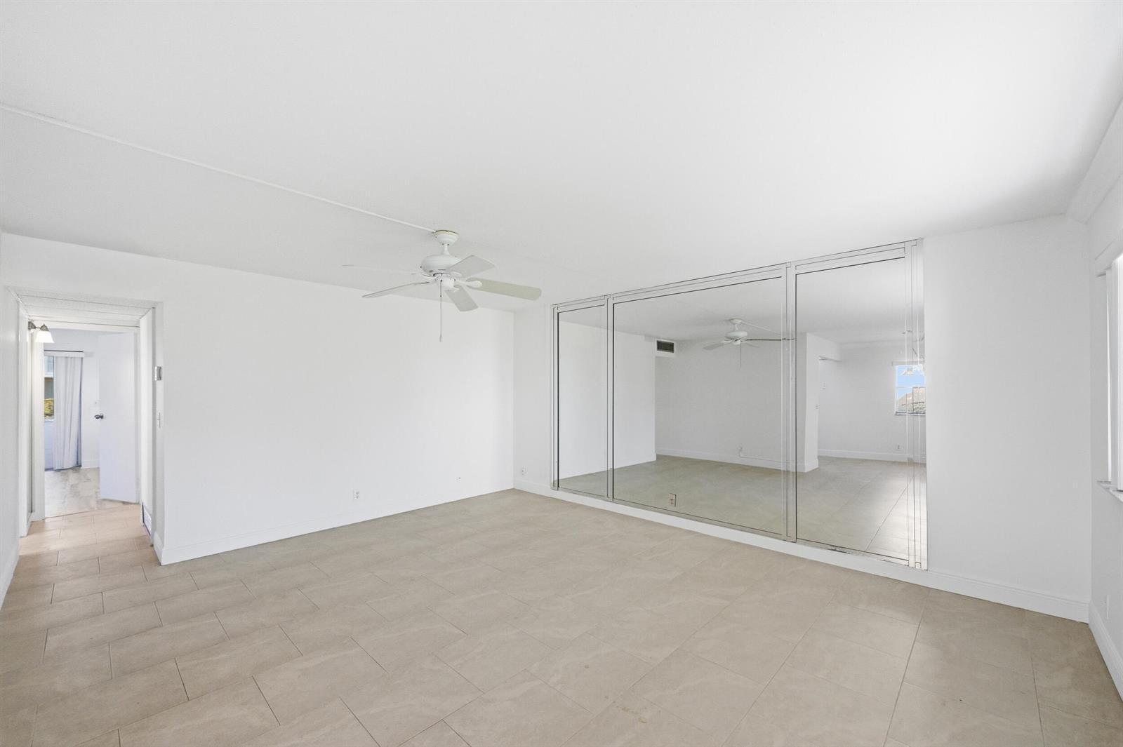 452 Brittany J, Delray Beach FL 33446 photo 2