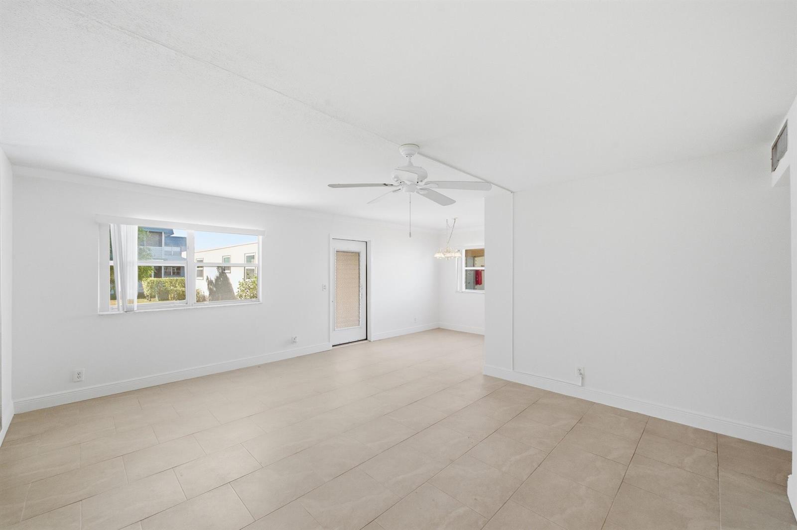 452 Brittany J, Delray Beach FL 33446 photo 3