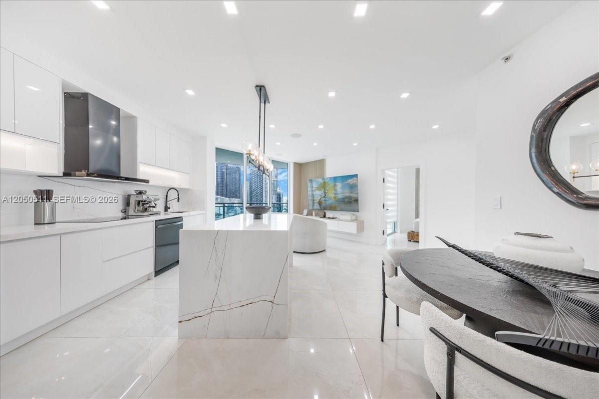 350 S Miami Ave # 2314, Miami FL 33130 photo 3