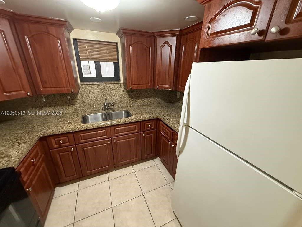 5 Olive Dr # 12, Hialeah FL 33010 photo 2