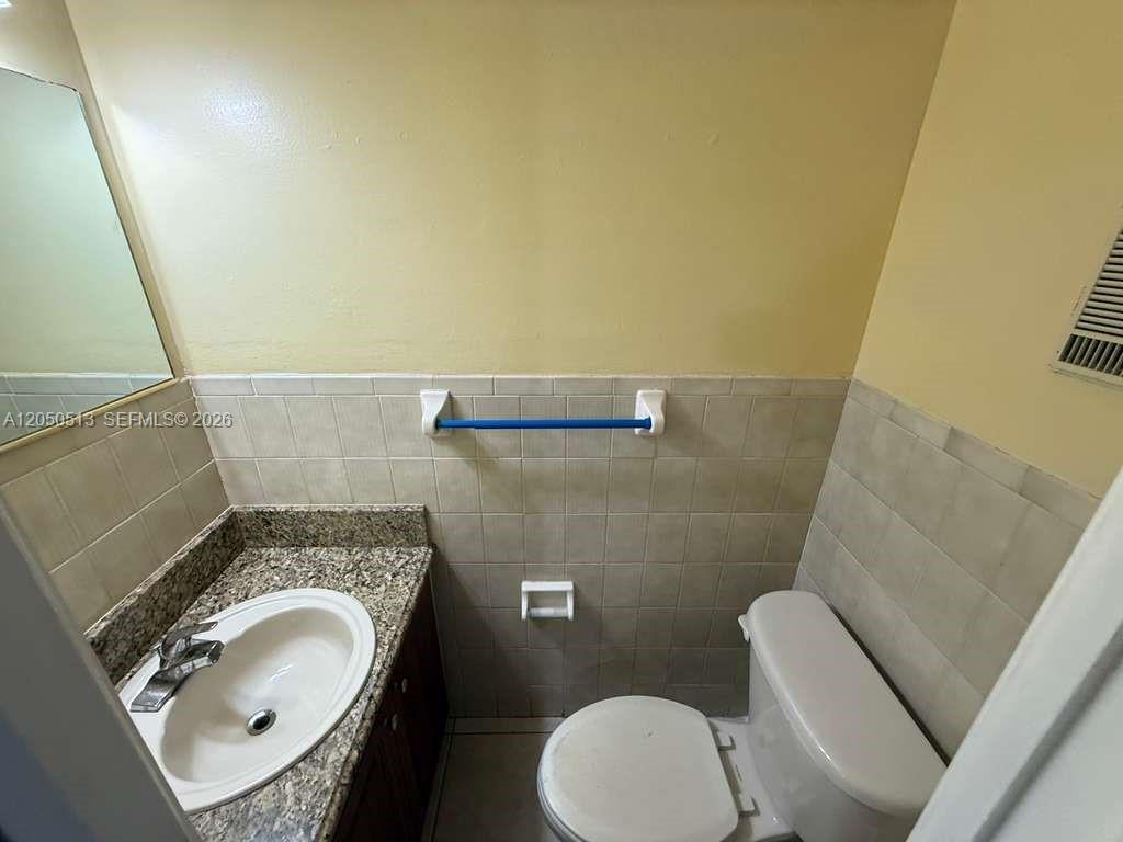 5 Olive Dr # 12, Hialeah FL 33010 photo 3