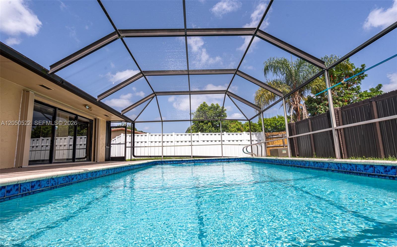 8721 NW 18th St, Pembroke Pines FL 33024 photo 2