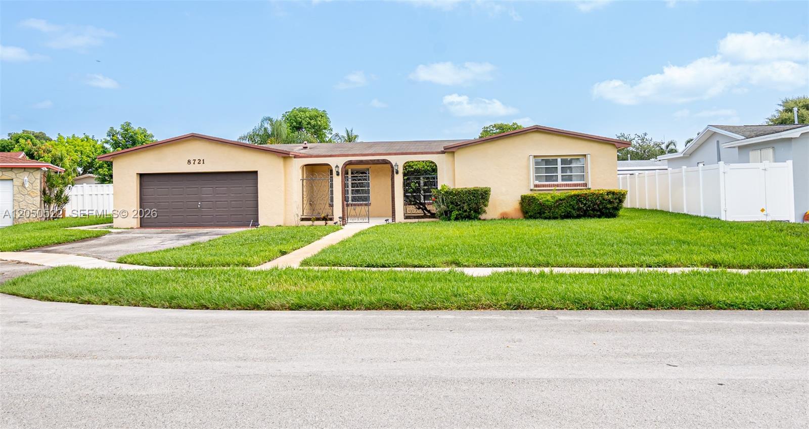 8721 NW 18th St, Pembroke Pines FL 33024 photo 4