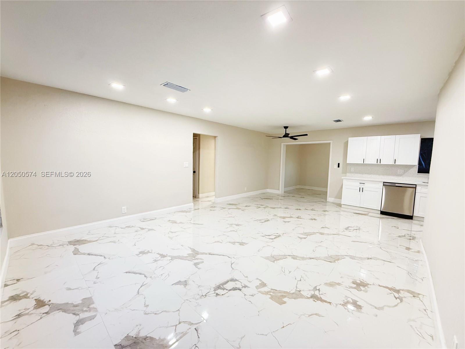 2401 SW 50th Ter, Plantation FL 33317 photo 5