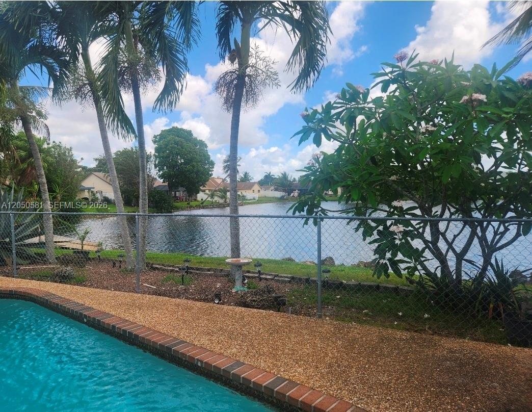 11711 NW 35th St, Sunrise FL 33323 photo 4