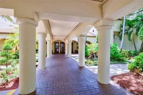 9441 Evergreen Place # 105, Davie FL 33324 photo 2